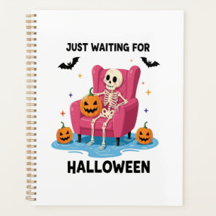 Squelette attendant juste Halloween