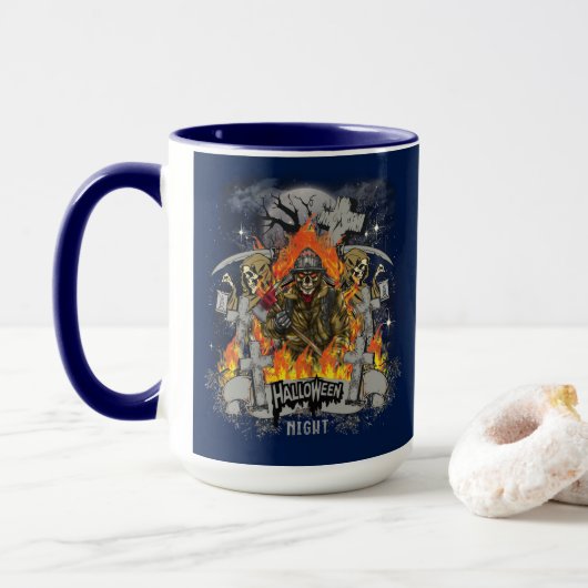 Squelette Effrayant Dans La Mug Halloween De Nuit (Avec donut)