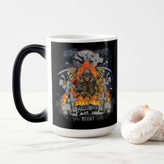Squelette Effrayant Dans La Mug Halloween De Nuit (Avec donut)