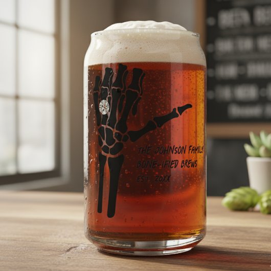 Squelette Main Avec Bague De Diamant