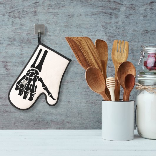 Squelette Main Avec Bague De Diamant