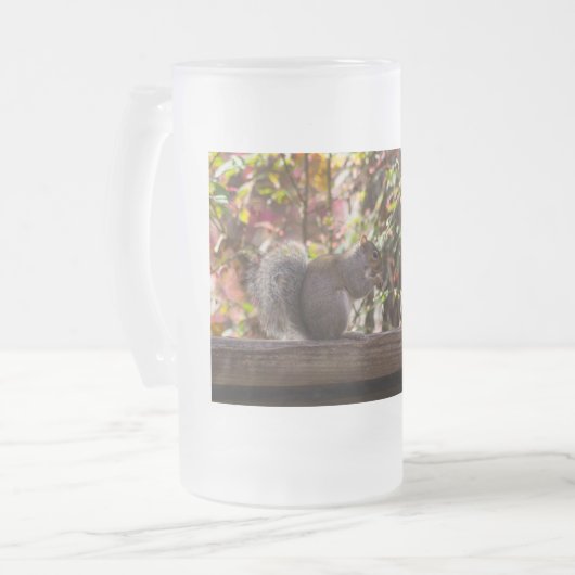 Squirrel Chow Time Matglas Bierpul (Voorkant links)