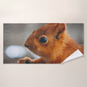 SQUIRREL ON TREE TRUNK (Serviette de bain)