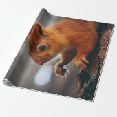 SQUIRREL OP TREE TRUNK CADEAUPAPIER (Uitgerold)