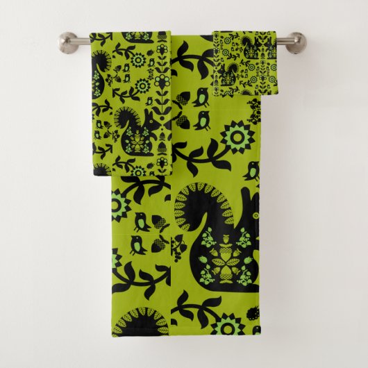 Squirrel Scandinavian Folk Art Bad Handdoek (Insitu)