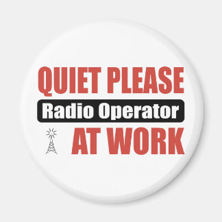 Sstille radiooperator op het werk magneet