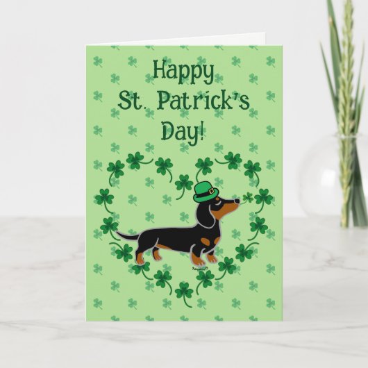 St. Patrick Day Black en Tan Dachshund Posing Kaart (Voorkant)