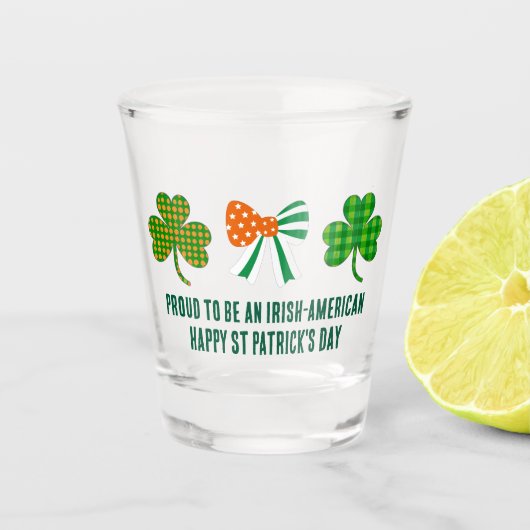 St Patrick's Coquette Shamrock gepersonaliseerd Shot Glas (Voorkant)