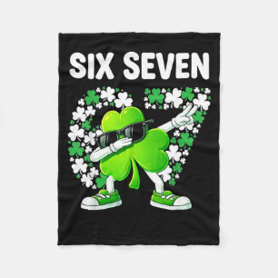 St. Patrick's dag zes zeven 6 7 meme klaver kinder Fleece Deken