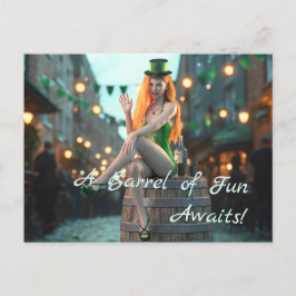 St Patrick's Day Beauty Zittend op een vat Briefkaart