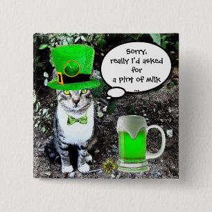 ST PATRICK'S DAY CAT MET GREEN IRISH BEER VIERKANTE BUTTON 5,1 CM