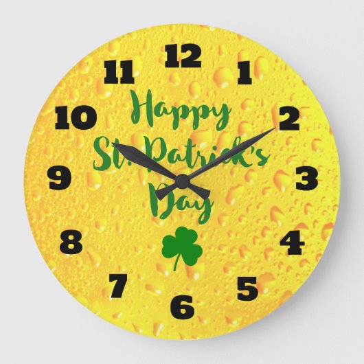 St. Patrick's Day - Clover on a Beer Backdrop Grote Klok (Voorkant)