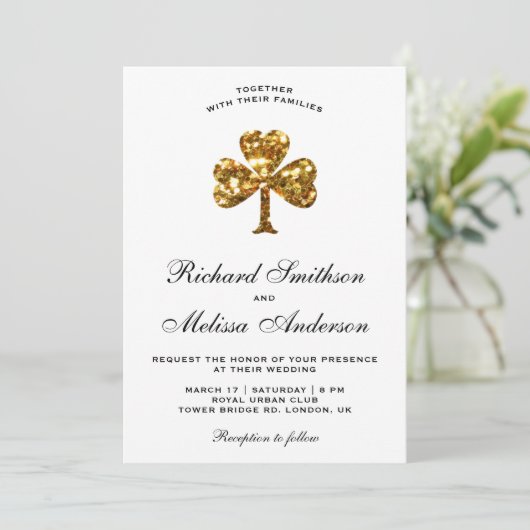 St. Patrick's Day Gold Clover bruiloft uitnodiging (Staand voorkant)