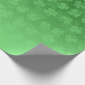 St. Patrick's Day groen shamrocks ombre patroon Cadeaupapier (Hoek)