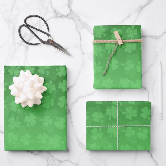 St. Patrick's Day groen shamrocks ombre patroon Inpakpapier Vel (Voorkant)
