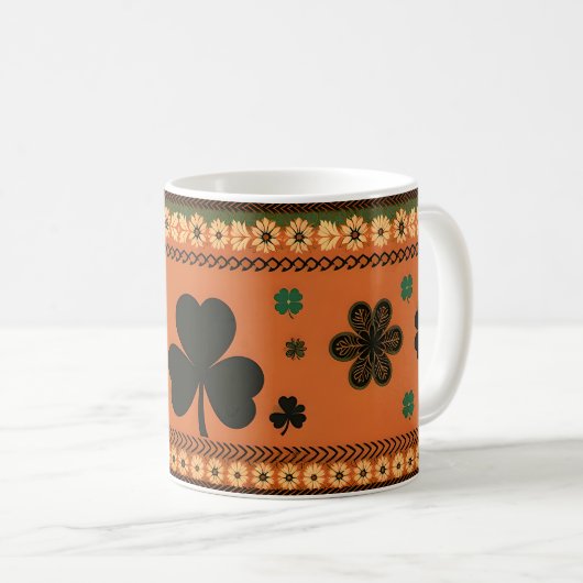 St. Patrick's Day Grote Shamrocks en bloemen Koffiemok (Voorkant rechts)