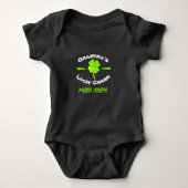 St. Patrick's Day Oma's Lucky Charm Zwart Romper (Voorkant)