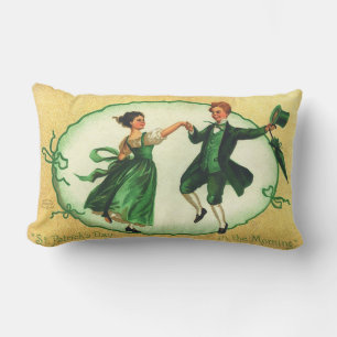 "St. Patrick's Day 's Morgens." Vintage Kaart Kussen