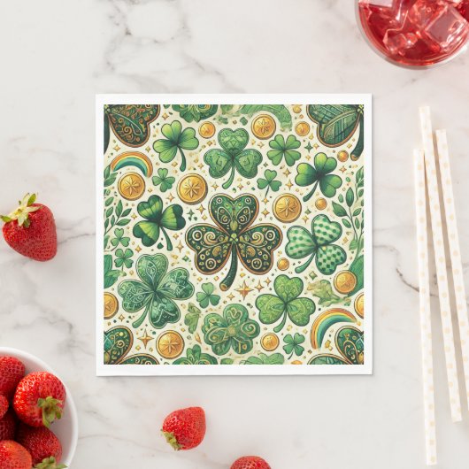 St. Patrick's Day Shamrock Pattern Servet (Insitu)