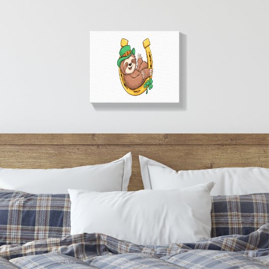 St Patrick's Day Sloth Hoefijzer Lucky Canvas Afdruk (Insitu (Slaapkamer))