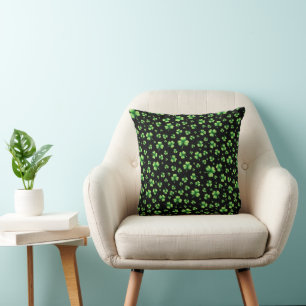 St. Patrick's Day Watercolor Klaver op zwart Kussen