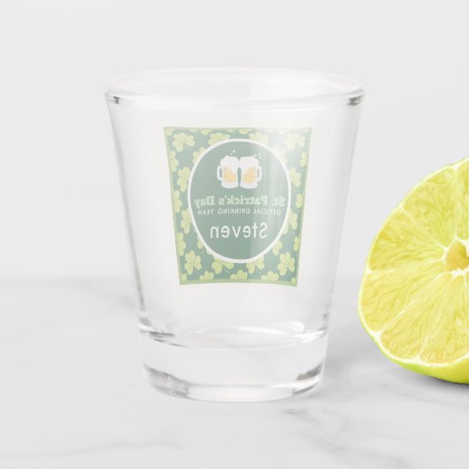 St. Patrick's Drink Team Clover Pattern Shot Glas (Achterkant)