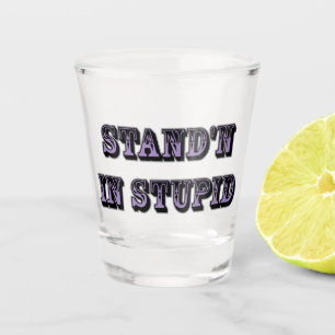 Staan in stut shot glas