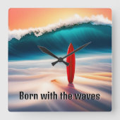 Staande surfplank in Zand met Wave Vierkante Klok (Voorkant)