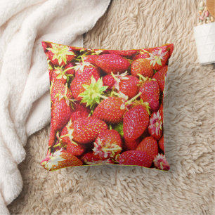 "Stack of Strawberries Fruit" Cute Photo. Bestel n Kussen