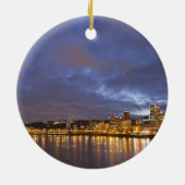 Stadslichten in de Willamette Keramisch Ornament (Achterkant)
