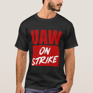 Stakende werknemers van de UAW slaan uit T-shirt