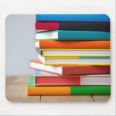 Stapel kleurrijke studieboeken muismat (Voorkant)
