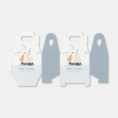 Stapel met blauwe zeilboot bedankdoosjes (Uitgevouwen)