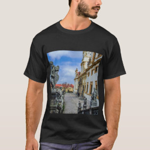 Staren met stenen engelen in de Loreto Prague-kerk T-shirt