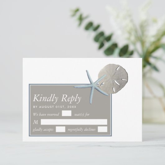 Starfish and Sand Dollar - Beach Weddenschap RSVP Kaartje (Staand voorkant)
