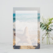 Starfish op een foto van Sandy Beach Briefpapier (Staand voorkant)