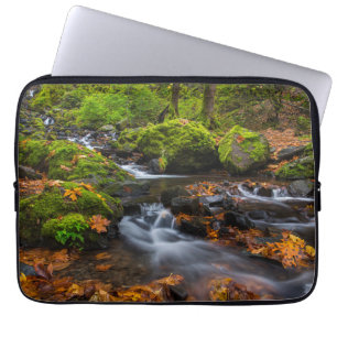 Starvation Creek Falls   Columbia Gorge, Oregon Laptop Sleeve