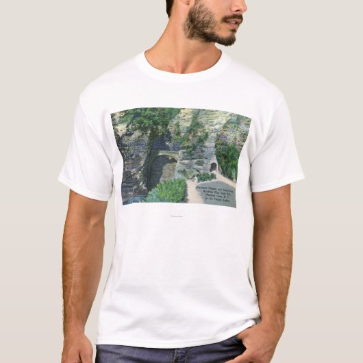 State Park Entrance Tunnel en Sentry Bridge T-shirt (Voorkant)