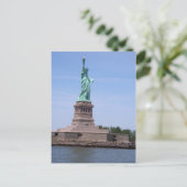 Statue de la Liberté - Carte postale Pleine Vue (Debout devant)