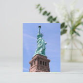Statue de la Liberté - Carte postale Vue latérale (Debout devant)
