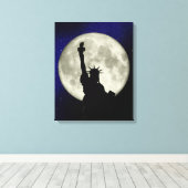 Statue de la Liberté contre la Toile de Lune (Insitu (Plancher de Bois))