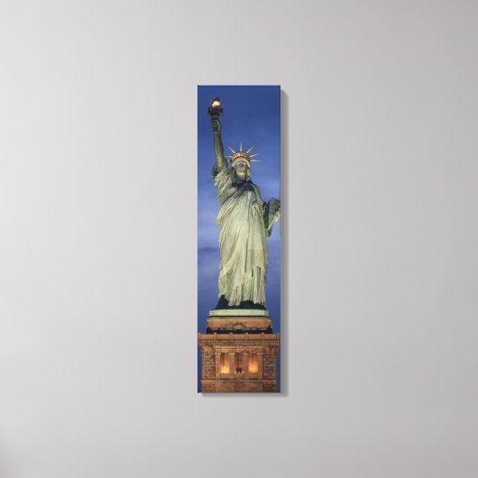 Statue De La Liberté Sur Une Toile Verticale De Nu (Recto)