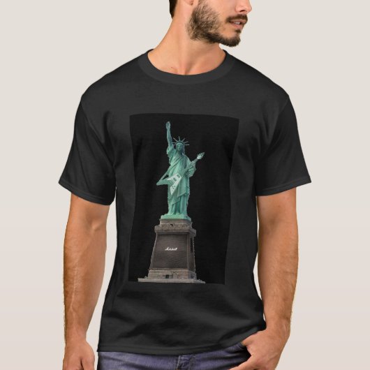 Statue du T-shirt de roche (foncé) (Devant)