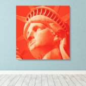 Statue Rouge de la Liberté Toile Enveloppée (Insitu (Plancher de Bois))
