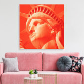 Statue Rouge de la Liberté Toile Enveloppée (Insitu(Salon))