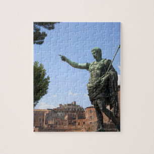 Statuut van de Romeinse keizer nabij het Roman For Legpuzzel