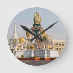 Statuut van de roze olifanten Bangkok Thailand Ronde Klok