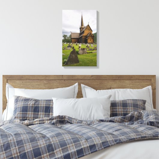 Stave-kerk met begraafplaats in Noorwegen Canvas Afdruk (Insitu (Slaapkamer))