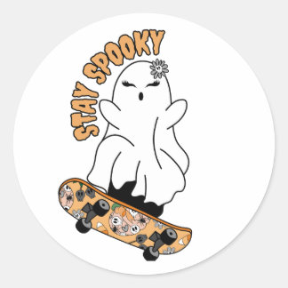 "Stay Spooky" Ghost op een Skateboard - Cool Sinaa Ronde Sticker