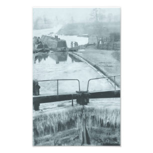 Steamer en butty op het kanaal in de winter foto afdruk